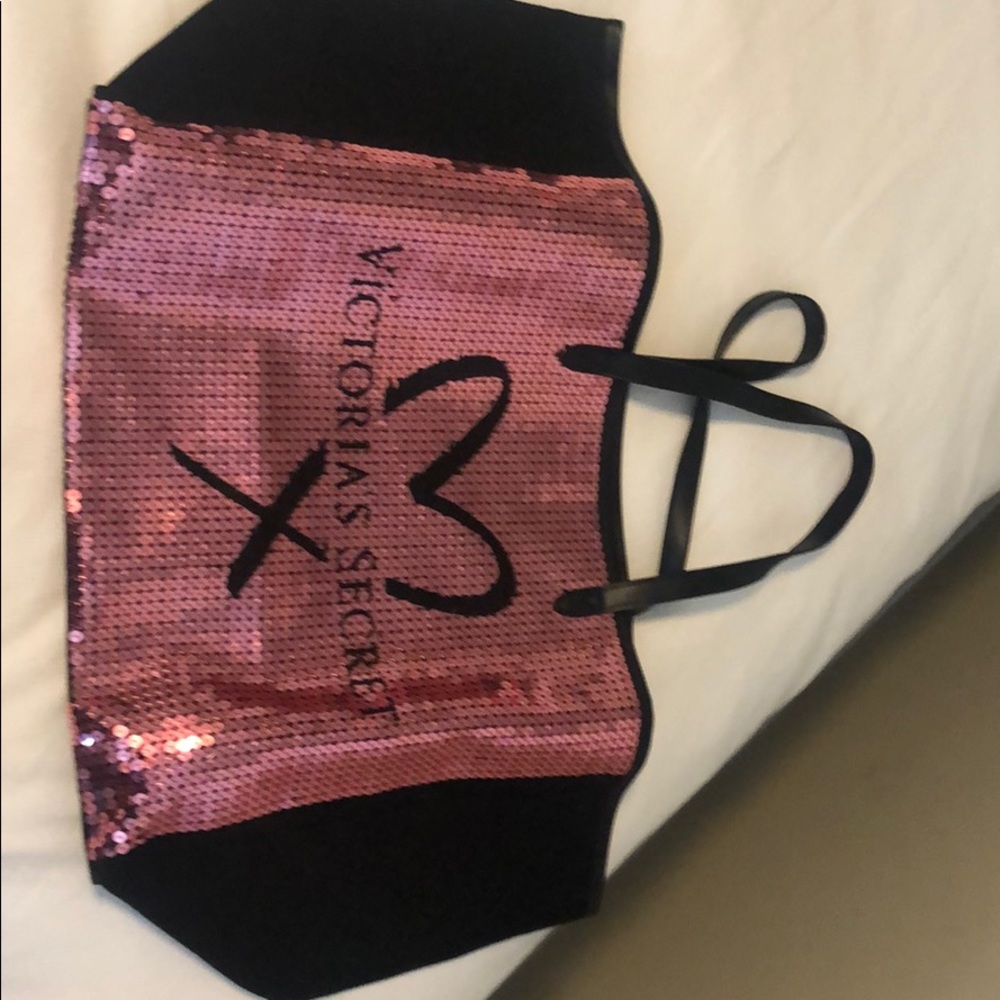 Victoria’s Secret weekend bag